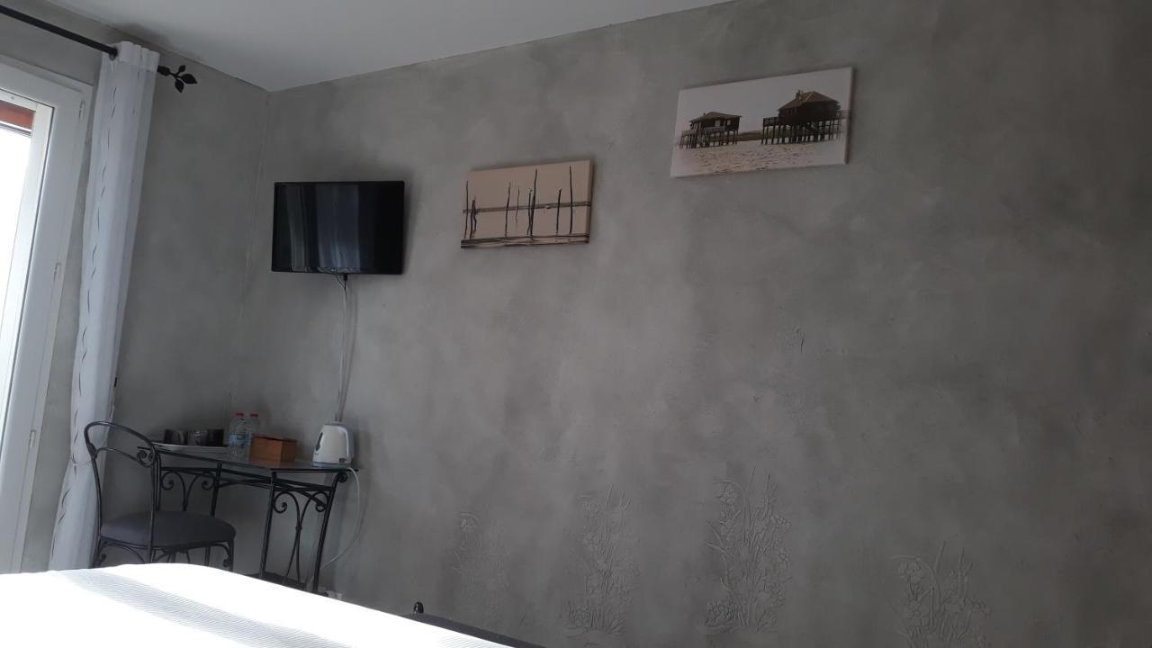 Le Clos Castel - Gite Equipe Casteljaloux Eksteriør billede